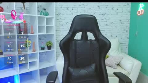 miss_honey1 online show from 10/22/25, 11:15