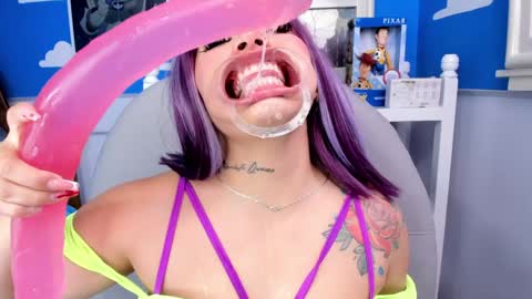 Snapshot of miss_keisi chatting on 01/03/25, 09:05 Keisi online show from 01/03/25, 09:05