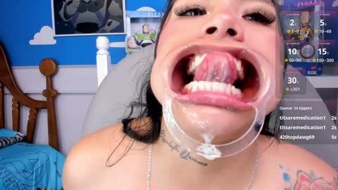 Snapshot of miss_keisi chatting on 02/07/25, 12:20 Keisi online show from 02/07/25, 12:20