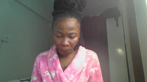 Miss Kiarrafit online show from 11/21/25, 09:41