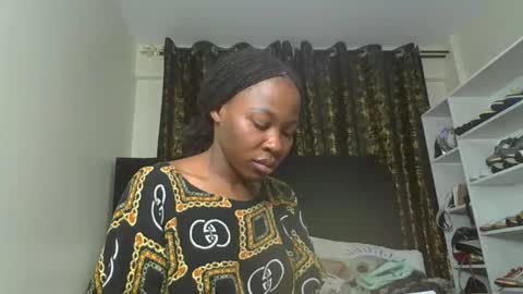 Miss Kiarrafit online show from 12/05/25, 03:52