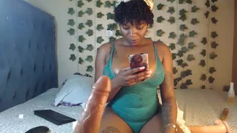 Snapshot of miss_kiiki chatting on 12/05/24, 11:29 miss_kiiki online show from 12/05/24, 11:29