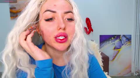 Snapshot of miss_kiten chatting on 03/11/25, 06:41 miss_kiten online show from 03/11/25, 06:41