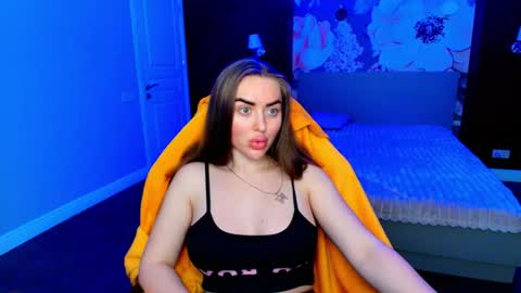 Snapshot of miss_kiten chatting on 06/22/26, 12:02 miss_kiten online show from 06/22/26, 12:02