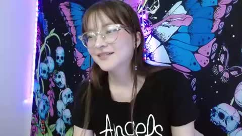 Snapshot of miss_kumikahri chatting on 08/04/26, 02:15 Ahri James online show from 08/04/26, 02:15