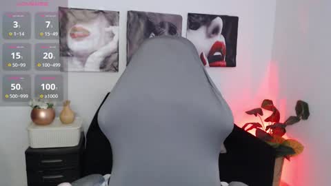 Snapshot of miss_laiila chatting on 02/17/26, 04:31 Laila online show from 02/17/26, 04:31