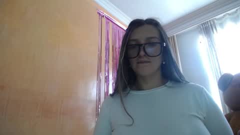 Snapshot of miss_lilieth chatting on 02/05/26, 04:11 lilieth online show from 02/05/26, 04:11