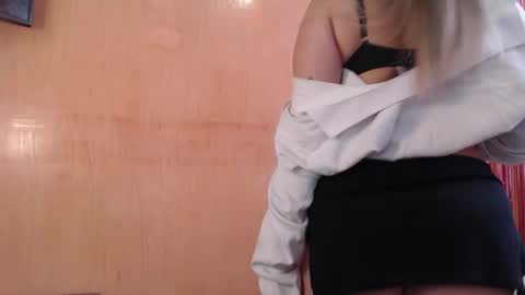 Snapshot of miss_lilieth chatting on 02/21/26, 12:50 lilieth online show from 02/21/26, 12:50