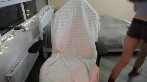 Miss Lina online show from 04/19/26, 08:55