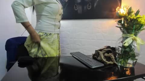 Snapshot of miss_lucero1 chatting on 02/10/25, 07:17 lucero online show from 02/10/25, 07:17