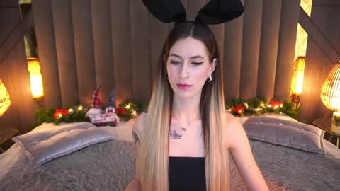 Snapshot of miss_martini chatting on 12/30/24, 10:21 online show from 12/30/24, 10:21