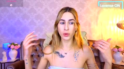 Snapshot of miss_martini chatting on 11/09/25, 06:55 online show from 11/09/25, 06:55