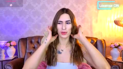 Snapshot of miss_martini chatting on 11/15/25, 07:05 online show from 11/15/25, 07:05