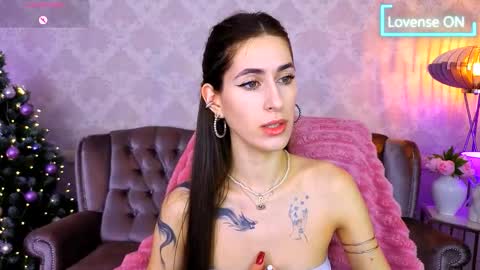 Snapshot of miss_martini chatting on 12/14/25, 07:03 online show from 12/14/25, 07:03