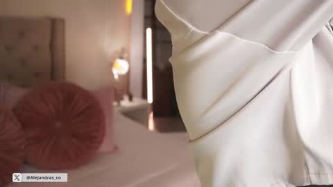 Snapshot of miss_meii chatting on 02/09/26, 11:20 Alejandra online show from 02/09/26, 11:20