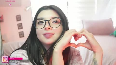 Snapshot of miss_meii chatting on 04/15/26, 07:58 Alejandra online show from 04/15/26, 07:58