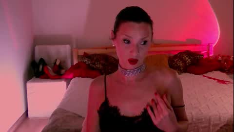 Snapshot of miss_mimys chatting on 02/23/25, 10:42 Nicol online show from 02/23/25, 10:42