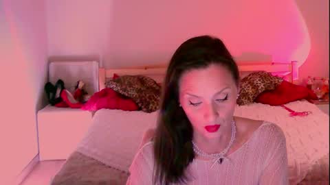 Snapshot of miss_mimys chatting on 02/27/25, 04:09 Nicol online show from 02/27/25, 04:09