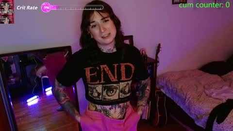 Snapshot of miss_raven_ts chatting on 05/05/26, 07:33 Raven online show from 05/05/26, 07:33