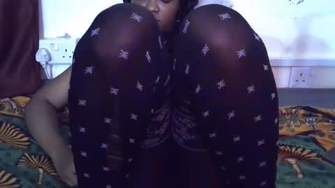 miss_rihanna2 online show from 10/30/25, 09:37