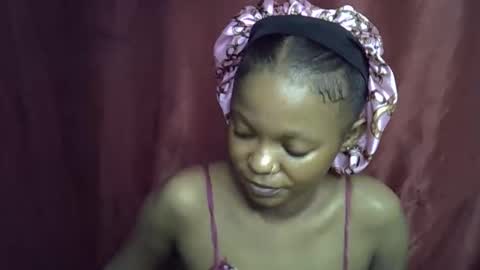 miss_rihanna2 online show from 12/14/25, 08:24