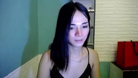 Snapshot of miss_rona_xoxo chatting on 05/01/26, 12:26 Rona online show from 05/01/26, 12:26