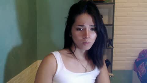 Snapshot of miss_rona_xoxo chatting on 06/13/26, 06:44 Rona online show from 06/13/26, 06:44