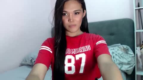 Snapshot of miss_scarletslut chatting on 10/04/25, 01:42 Scarlet Slut online show from 10/04/25, 01:42