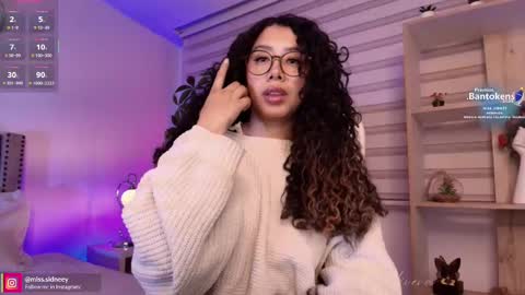 Amy Olivera online show from 09/12/25, 01:11