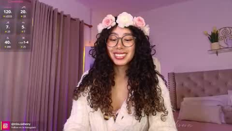 Amy Olivera online show from 10/24/25, 01:18