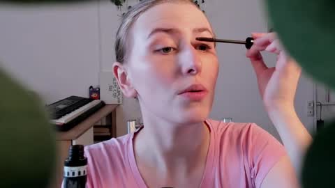 Snapshot of miss_strick chatting on 04/07/26, 09:10 Anneli online show from 04/07/26, 09:10