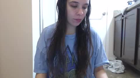 Snapshot of miss_sunshine01 chatting on 12/03/24, 03:20 Bella online show from 12/03/24, 03:20