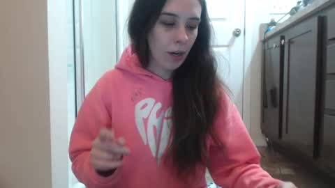 Snapshot of miss_sunshine01 chatting on 01/16/25, 02:09 Bella online show from 01/16/25, 02:09