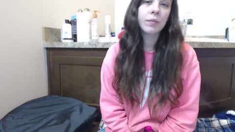 Snapshot of miss_sunshine01 chatting on 02/11/25, 03:18 Bella online show from 02/11/25, 03:18