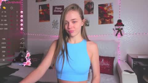 Snapshot of miss_sweetbb chatting on 03/16/26, 03:27 Bella online show from 03/16/26, 03:27