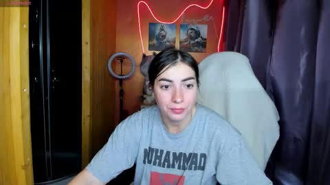 Snapshot of miss_tasy chatting on 09/22/25, 09:00 Melanie January 15th is my birthday there will be an interesting show online show from 09/22/25, 09:00