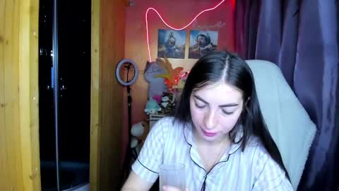 Snapshot of miss_tasy chatting on 05/02/26, 04:06 Melanie January 15th is my birthday there will be an interesting show online show from 05/02/26, 04:06