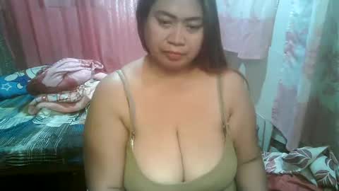 Snapshot of miss_v0lcan0 chatting on 01/11/25, 08:33 miss v0lcan0 online show from 01/11/25, 08:33