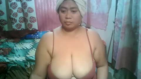 Snapshot of miss_v0lcan0 chatting on 02/06/25, 11:21 miss v0lcan0 online show from 02/06/25, 11:21