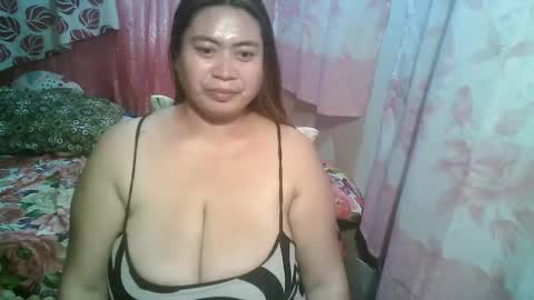 Snapshot of miss_v0lcan0 chatting on 03/11/25, 12:06 miss v0lcan0 online show from 03/11/25, 12:06