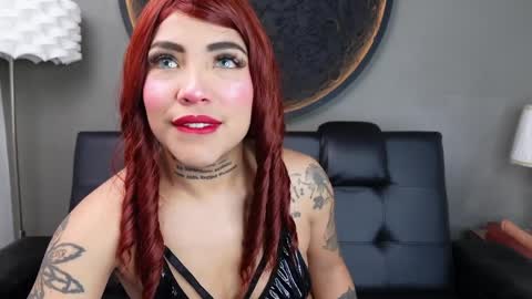 Snapshot of miss_vaiolette chatting on 04/11/26, 11:14 Vaiolette online show from 04/11/26, 11:14