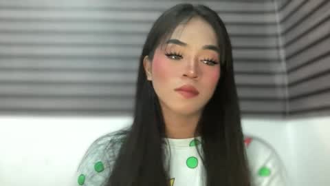 miss_veron_xoxo online show from 05/01/26, 11:31