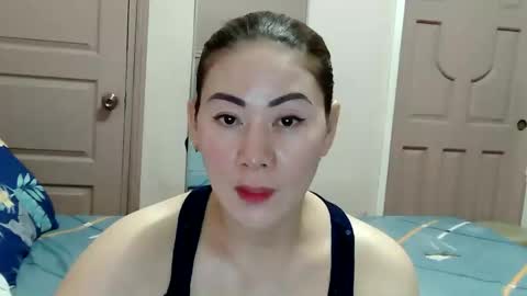 Snapshot of miss_zephyr chatting on 02/22/26, 11:31 HOT MOMMY ZEPHYR online show from 02/22/26, 11:31