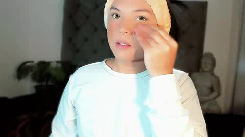 Snapshot of miss_zz chatting on 04/12/26, 12:10 miss_zz online show from 04/12/26, 12:10