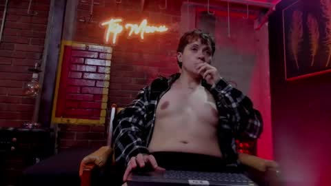 Snapshot of missaelrossi chatting on 04/15/26, 08:20 Miguel online show from 04/15/26, 08:20