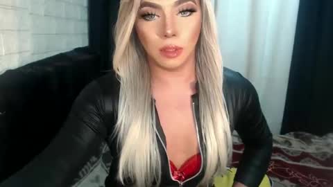 Snapshot of missaira69 chatting on 12/03/24, 11:13 AIRA online show from 12/03/24, 11:13