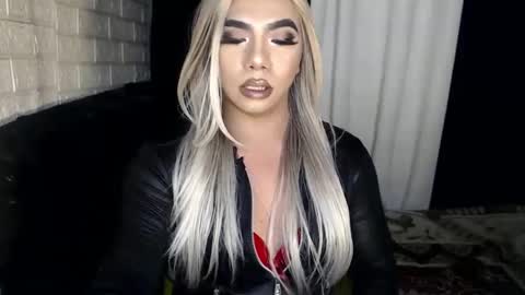 Snapshot of missaira69 chatting on 02/28/25, 01:37 AIRA online show from 02/28/25, 01:37