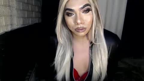 Snapshot of missaira69 chatting on 02/28/25, 04:54 AIRA online show from 02/28/25, 04:54