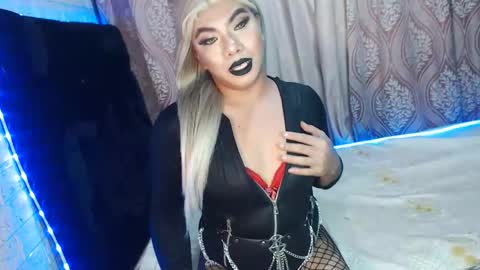 Snapshot of missaira69 chatting on 10/27/25, 02:04 AIRA online show from 10/27/25, 02:04