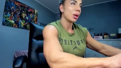 Alesyamuscledoll online show from 10/04/25, 05:11